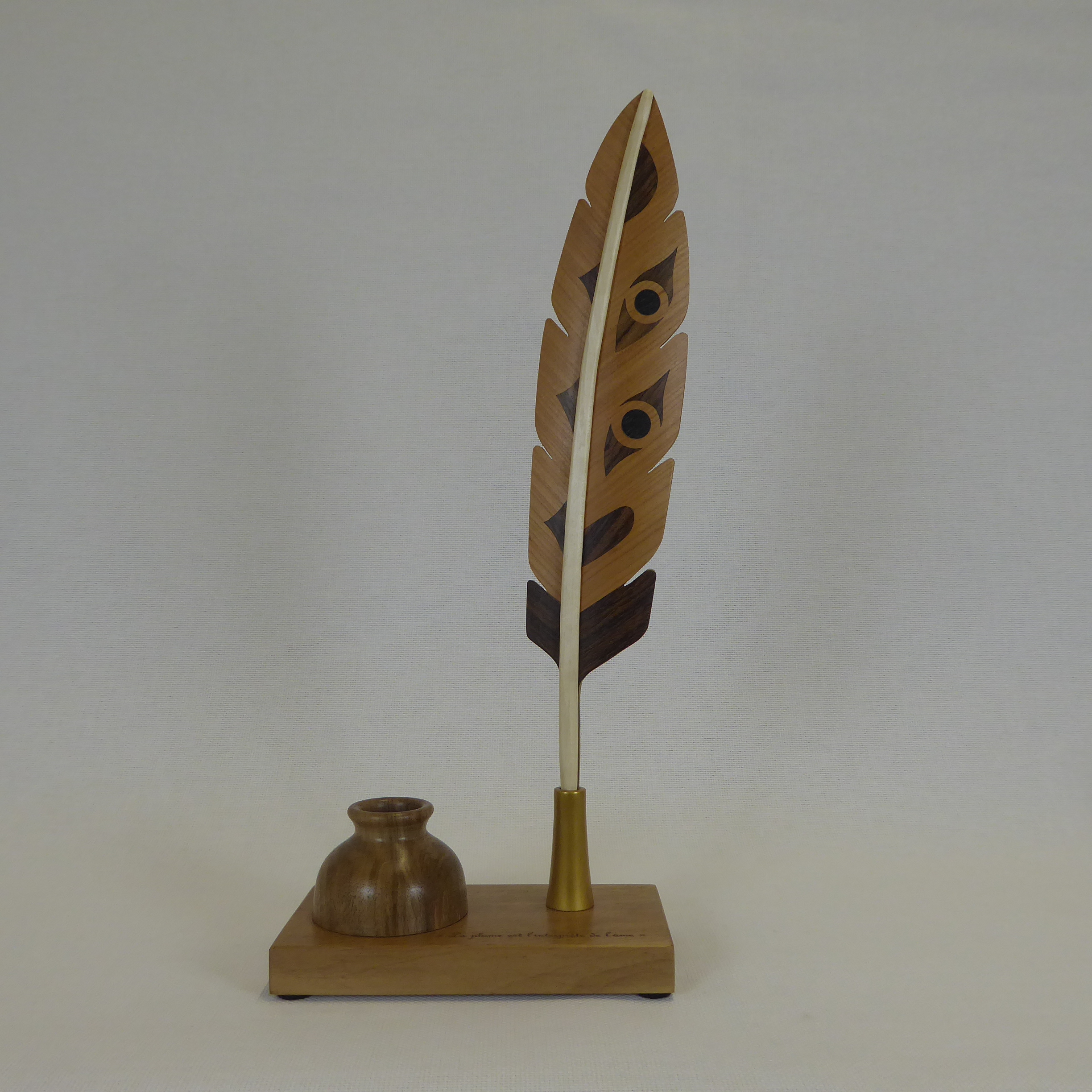 Plume en marqueterie